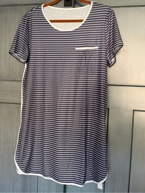 NEW Women’s Gray White Striped Sleep Shirt Nightgown Pocket Short Sleeve Large